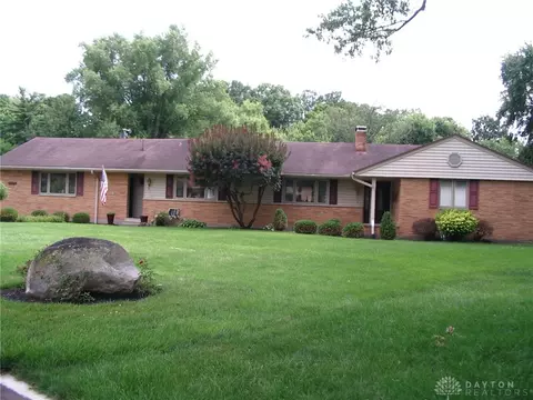 300 Judith Dr, Kettering, OH 45429 photo 2