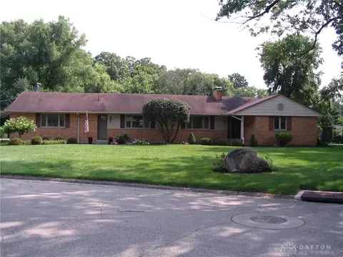 300 Judith Dr, Kettering, OH 45429