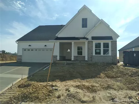 5211 Greenview Ln, Lebanon, OH 45036