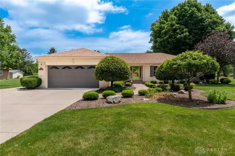 5855 Phillip Dr, Tipp City, OH 45371