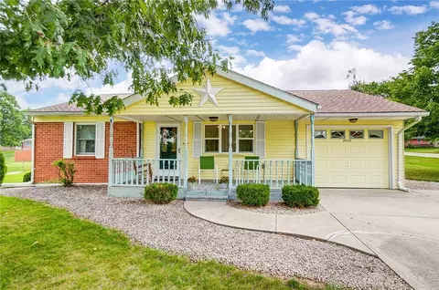 3702 Ruby Dr, Franklin, OH 45005