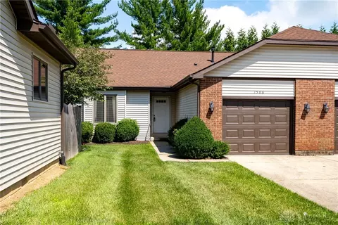 1566 N Regency Dr, Xenia, OH 45385
