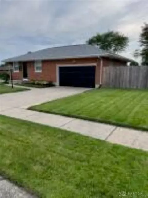 4543 Laredo St, Springfield, OH 45503 photo 2