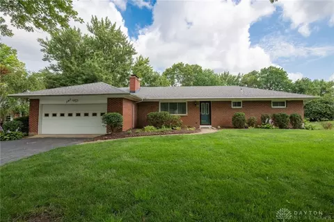 297 Tanglewood Dr, Dayton, OH 45440