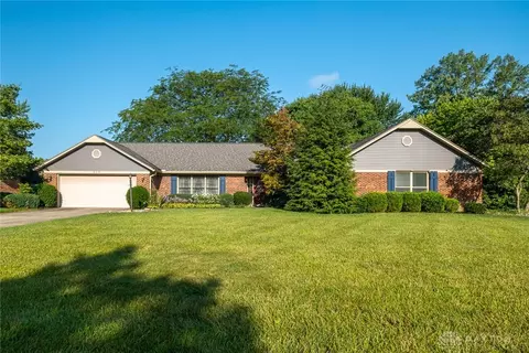 213 Cambria Dr, Dayton, OH 45440