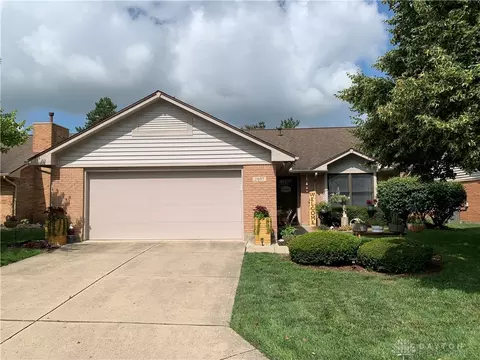 2007 Crosswind Ct, Englewood, OH 45322