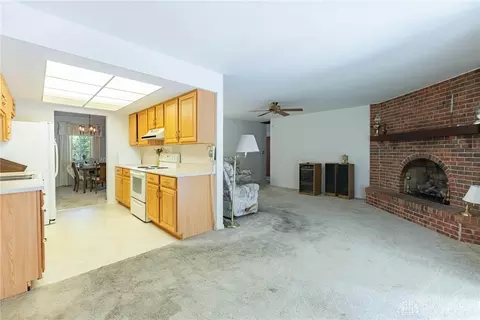8025 Talbrook Ct, Centerville, OH 45458 photo 9
