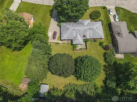 8025 Talbrook Ct, Centerville, OH 45458 photo 26