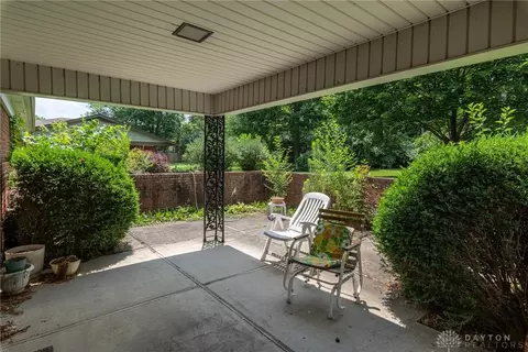 8025 Talbrook Ct, Centerville, OH 45458 photo 5