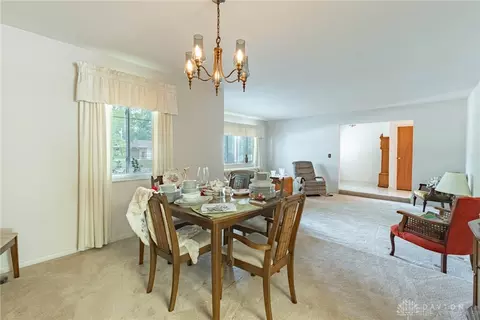 8025 Talbrook Ct, Centerville, OH 45458 photo 7