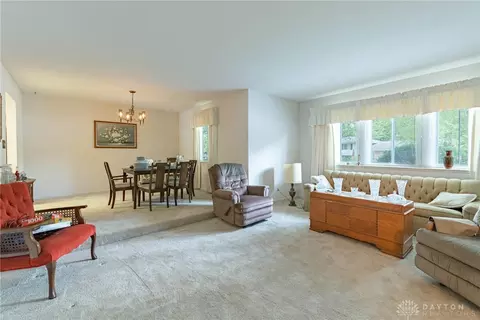 8025 Talbrook Ct, Centerville, OH 45458 photo 6
