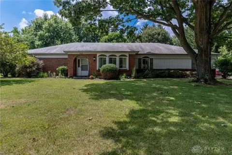 8025 Talbrook Ct, Centerville, OH 45458
