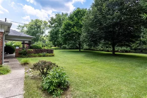 8025 Talbrook Ct, Centerville, OH 45458 photo 3