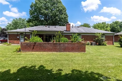 8025 Talbrook Ct, Centerville, OH 45458 photo 4