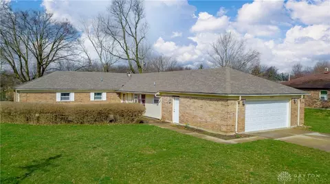 6221 Noranda Dr, Dayton, OH 45415