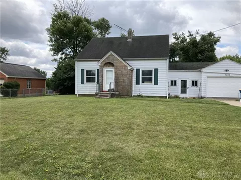 5242 Old Salem Rd, Clayton, OH 45315