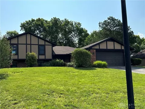 6642 Portrait Dr, Dayton, OH 45415