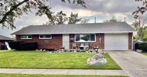5733 Rousseau Dr, Huber Heights, OH 45424