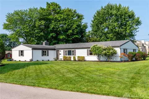 2029 S Lakeman Dr, Bellbrook, OH 45305