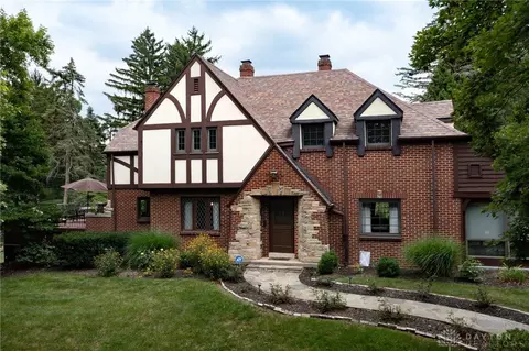303 Schenck Ave, Oakwood, OH 45409
