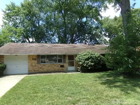 3821 Keswick Ln, Dayton, OH 45439