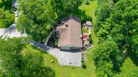 225 Davis Rd, Centerville, OH 45459 photo 2