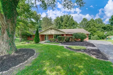 225 Davis Rd, Centerville, OH 45459 photo 4
