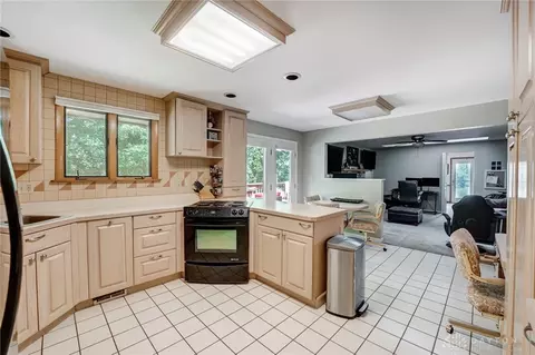 225 Davis Rd, Centerville, OH 45459 photo 22
