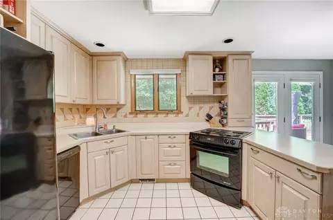 225 Davis Rd, Centerville, OH 45459 photo 21