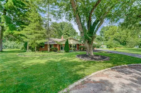 225 Davis Rd, Centerville, OH 45459 photo 3