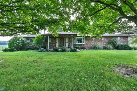 6382 Hursh Rd, Middletown, OH 45042