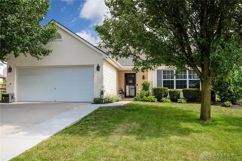 311 Lakeview Dr, Franklin, OH 45005