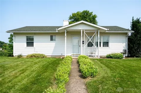 270 Sheelin Rd, Xenia, OH 45385