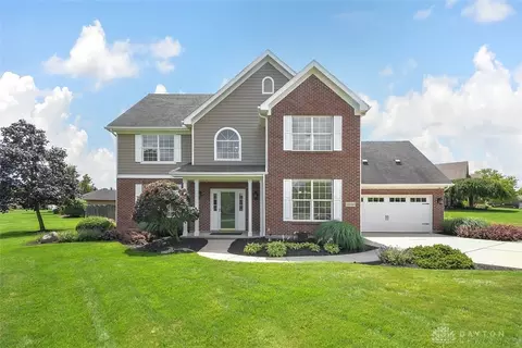 1600 Sunnington Grove Dr, Dayton, OH 45458