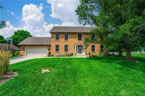 2831 Cobblestone Crossing Ct, Dayton, OH 45458