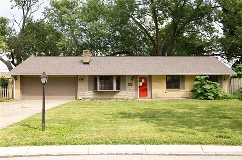 90 S Johanna Dr, Dayton, OH 45458