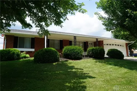 317 Ironwood Dr, Dayton, OH 45449