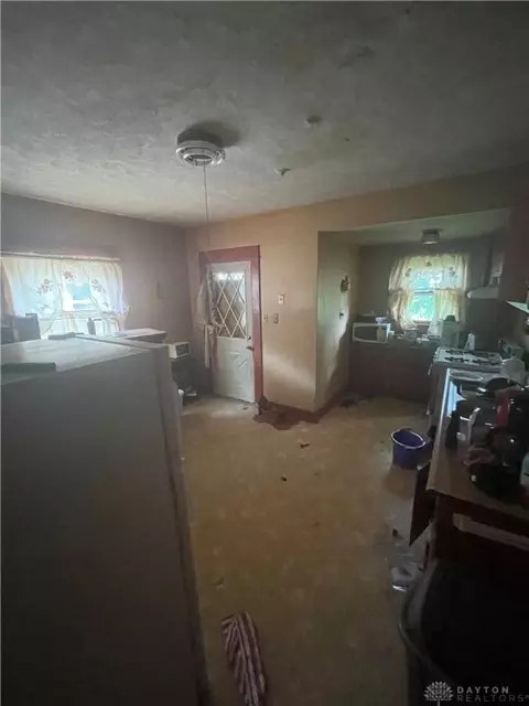 508 E Cassilly St, Springfield, OH 45503 photo 2