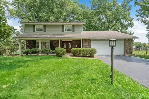 242 Bronston Trl, Beavercreek, OH 45430