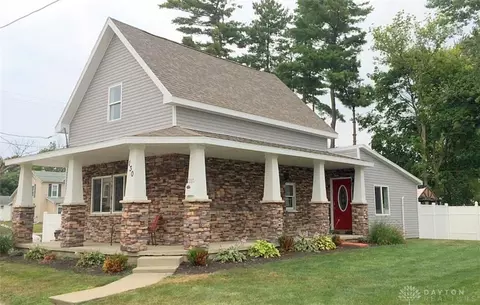 130 W Smithfield St, Bradford, OH 45308