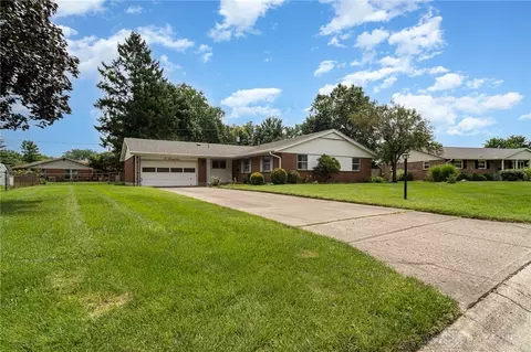 624 Fredericksburg Dr, Dayton, OH 45415
