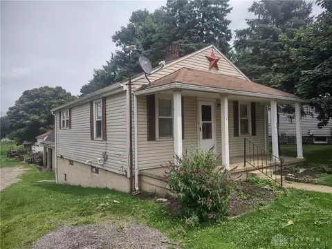 122 N Chillicothe St, South Charleston, OH 45368