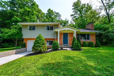 476 Moorewood Cir, Dayton, OH 45415