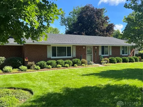 71 Lammers Ave, Dayton, OH 45459