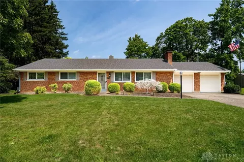 19 Boundbrook Dr, Dayton, OH 45459