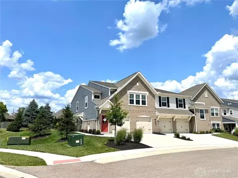 276 Old Pond Rd, Springboro, OH 45066
