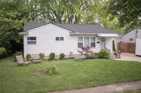 499 Travis Dr, Dayton, OH 45431 photo 2
