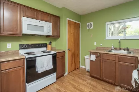 499 Travis Dr, Dayton, OH 45431 photo 13