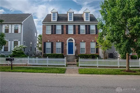 9775 Cobblewood Ct, Centerville, OH 45458