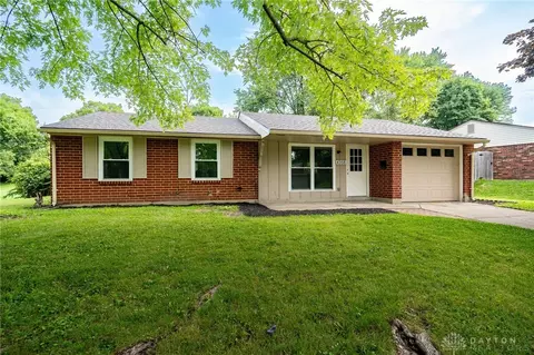 4358 Hillcrest Dr, Bellbrook, OH 45305